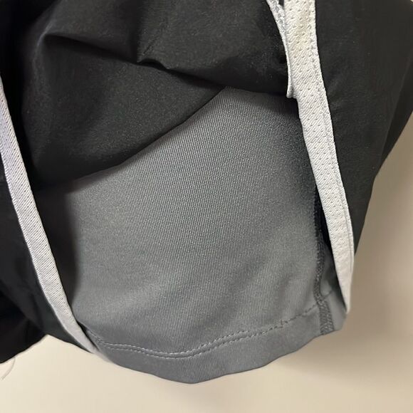 Nike Women’s Black/Gray Athletic Shorts with Built-in Drawstring Shorts- Medium - Picture 6 of 16
